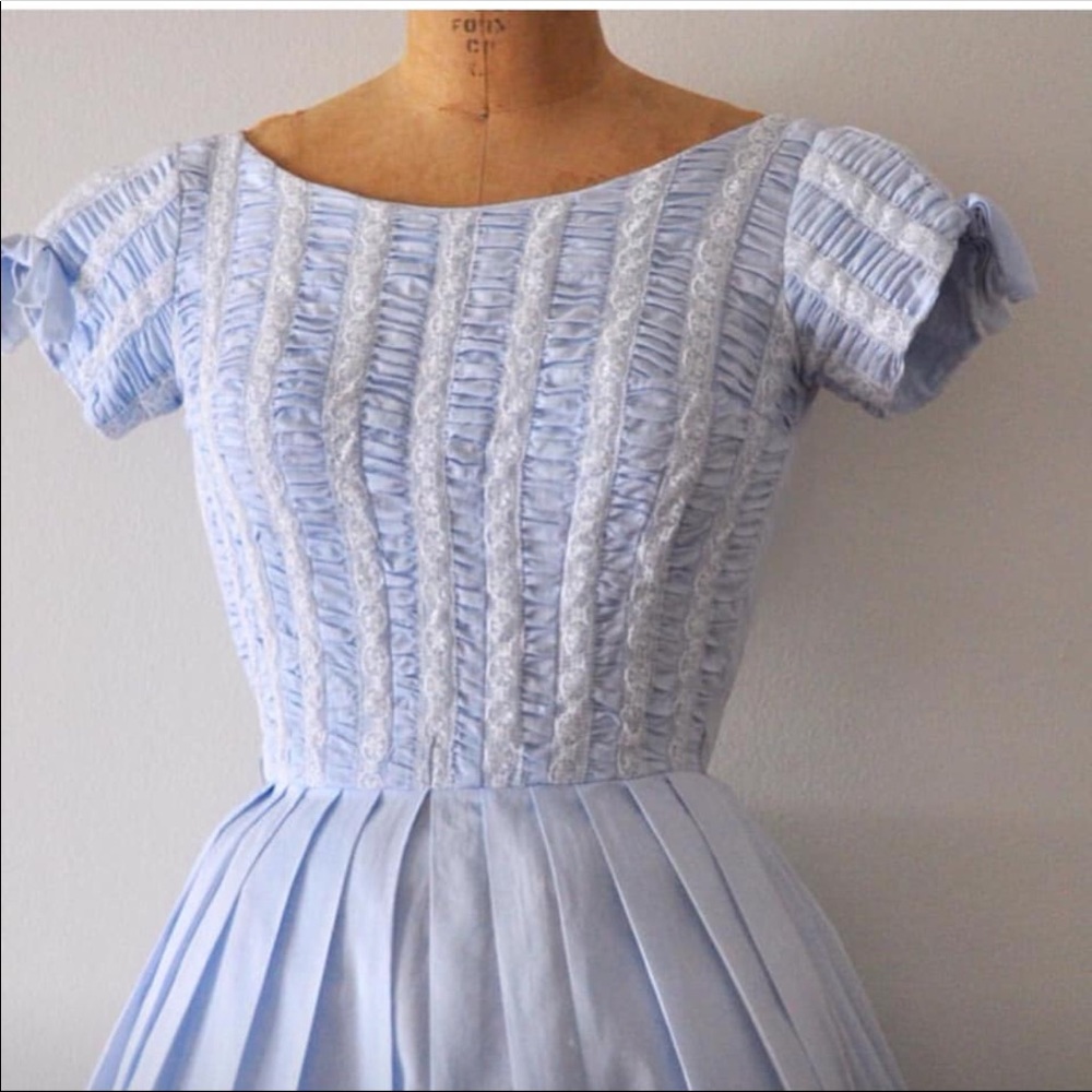 Baby blue vintage dress with lace bodice